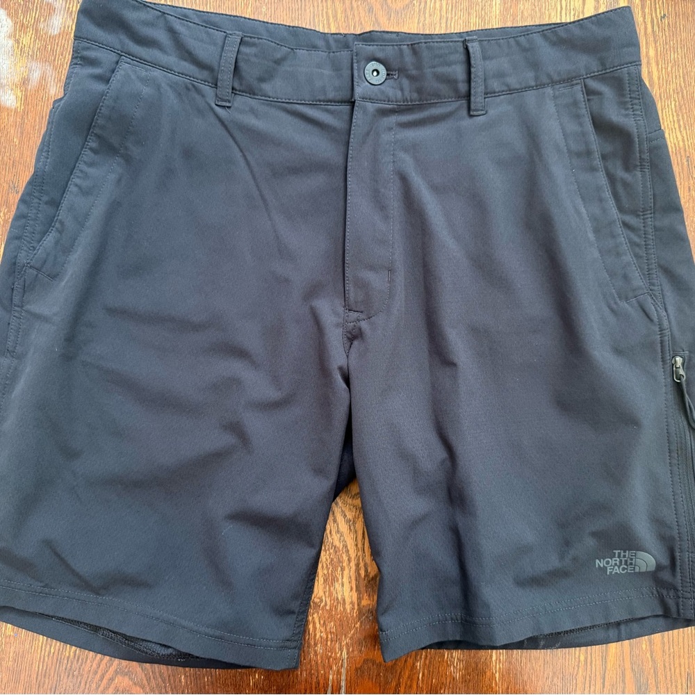 The North Face Men's Black Athletic Shorts Hybrid